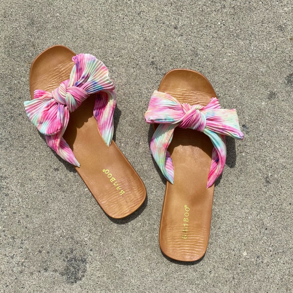 Super cute multi color pink bow sandals